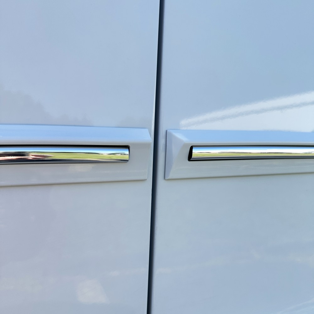 Painted Molding with Chrome Insert Toyota Highlander ChromeLine
